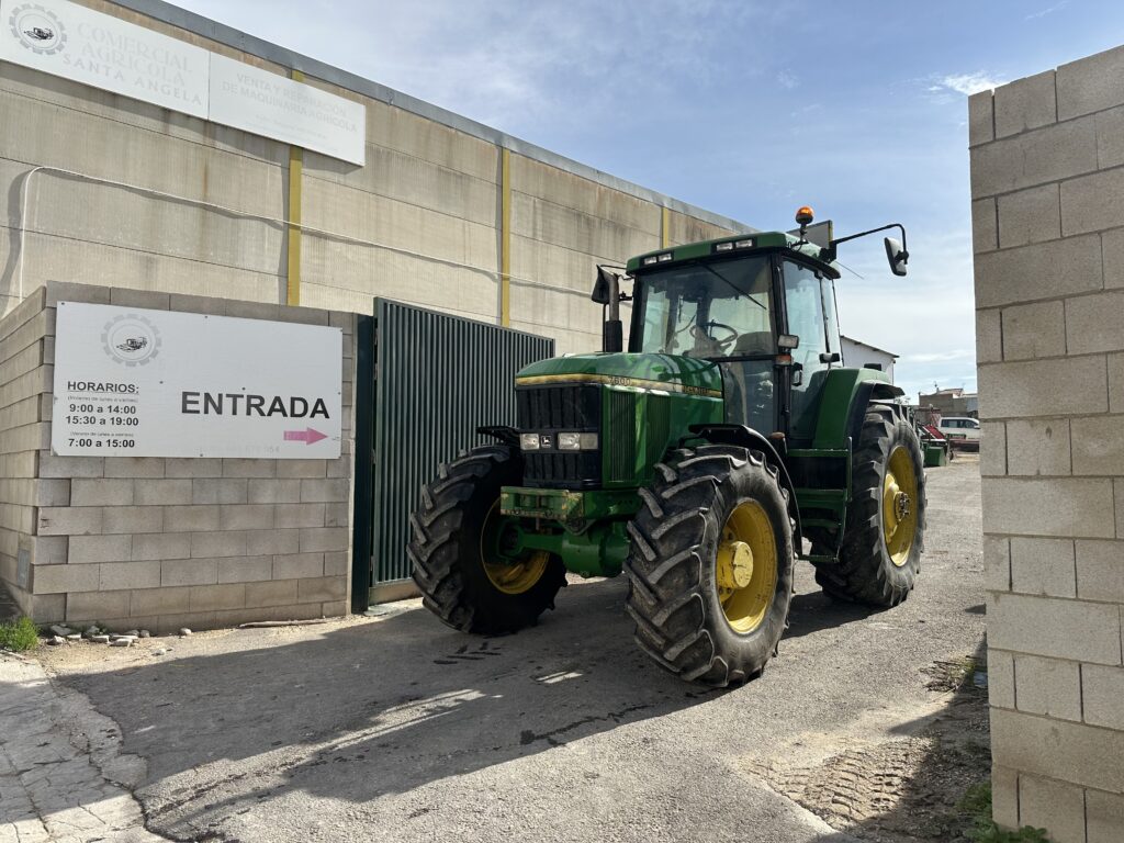 TRACTOR JOHN DEERE 7600