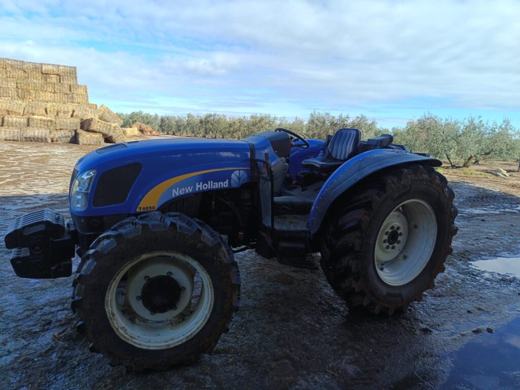 TRACTOR NEW HOLLAND T4050